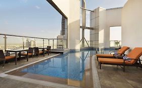 מלון Ramada Abu Dhabi Corniche Exterior photo