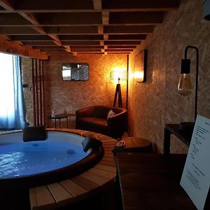 Zeggers-Cappel Au Soleil Vert - Chambre De Charme Avec Spa Et Sauna Prives Exterior photo