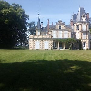 נבר Chateau De Maucouvent Exterior photo