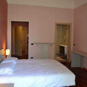 מלון גורגונזולה Italia 30 Room photo