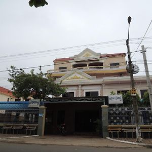 קראטייה Oudom Sambath Hotel & Restaurant Exterior photo