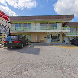 Breezewood Sonrise Inn Lincoln Hwy By Oyo Exterior photo