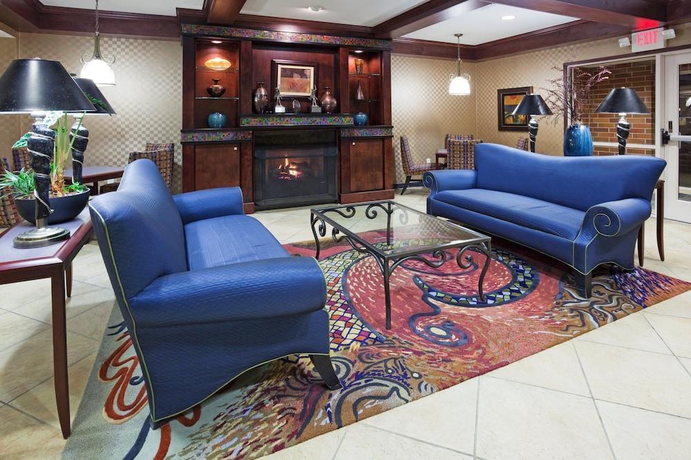 Holiday Inn Conference Center Marshfield, An Ihg Hotel מראה חיצוני תמונה