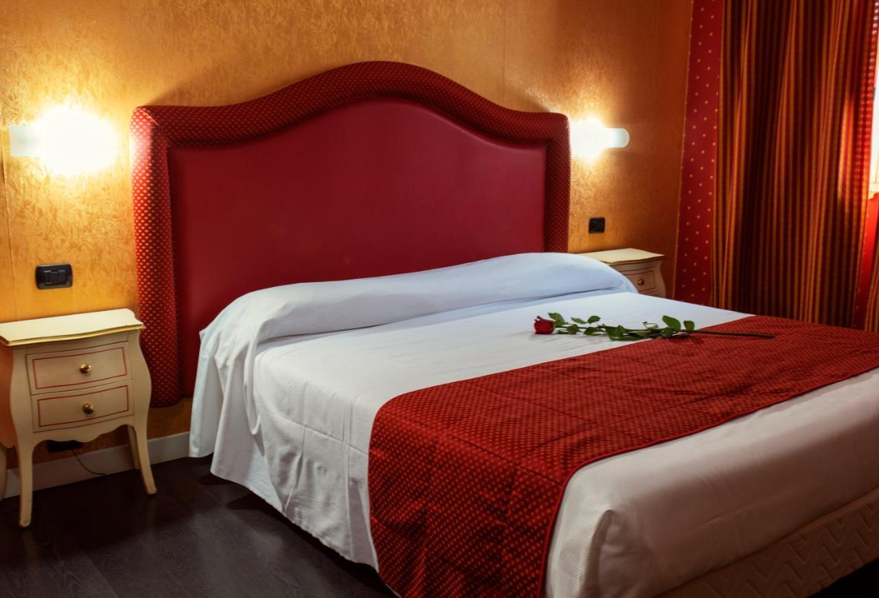 Gropello Cairoli Hotel - Motel Flower מראה חיצוני תמונה