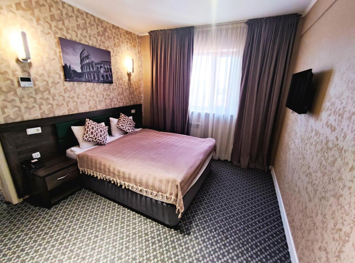 אלמטי Golden Palace Hotel מראה חיצוני תמונה