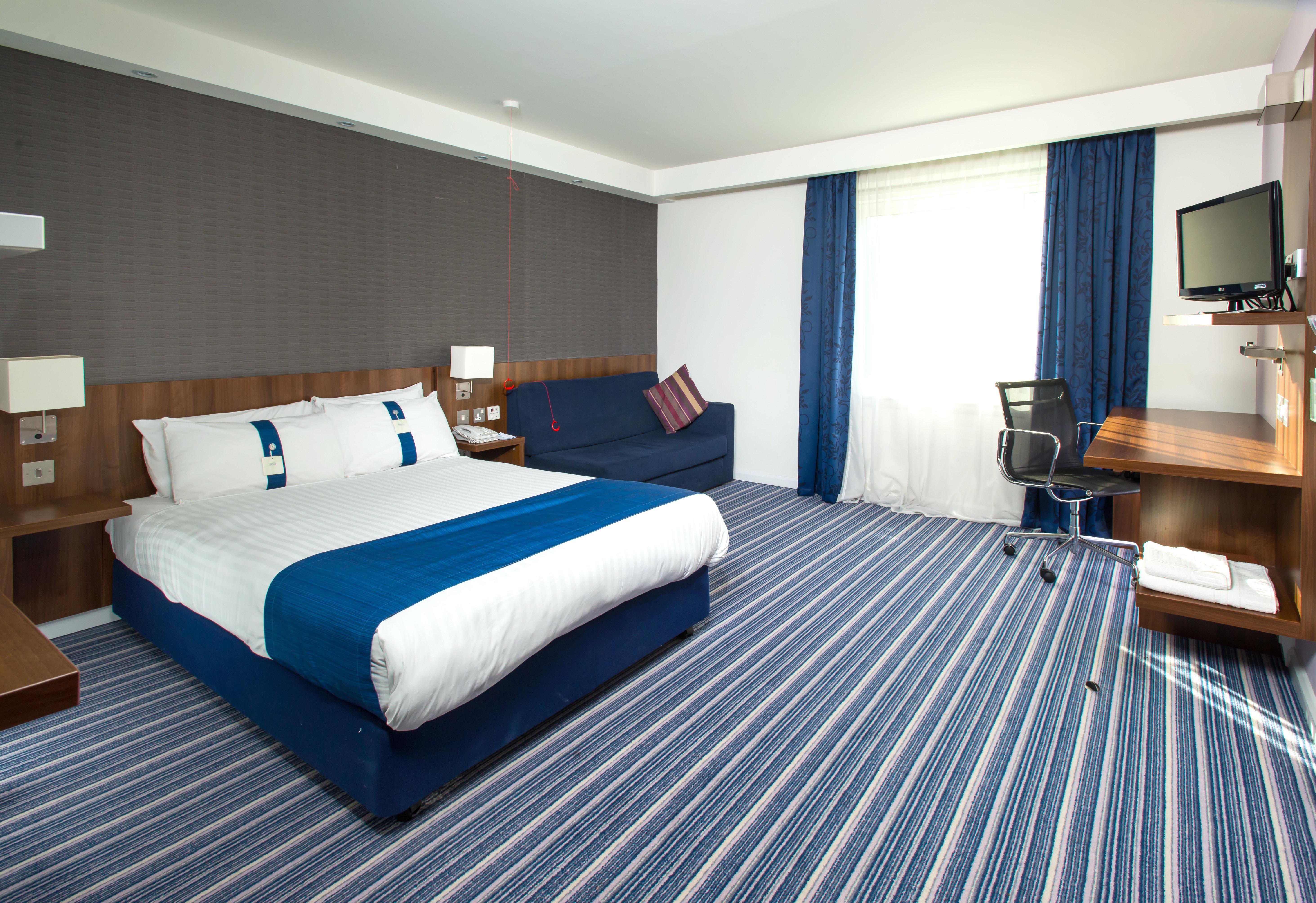 Holiday Inn Express Cambridge Duxford M11 Jct 10, An Ihg Hotel מראה חיצוני תמונה