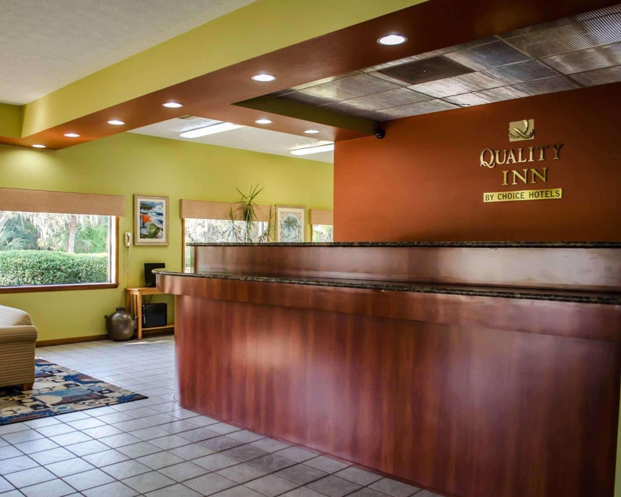 Quality Inn קריסטל ריבר מראה חיצוני תמונה