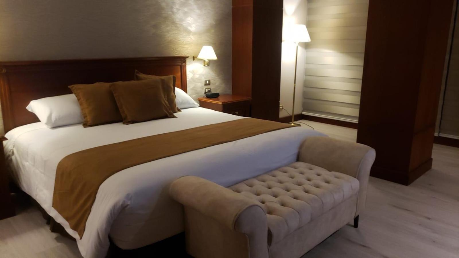 אמבאטו Hotel Emperador מראה חיצוני תמונה