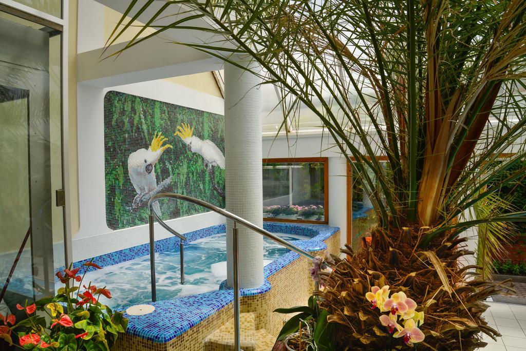קסזטלי Wellness Hotel Kakadu מראה חיצוני תמונה