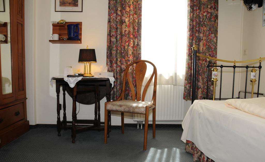 ויסבאדן Hotel Admiral חדר תמונה