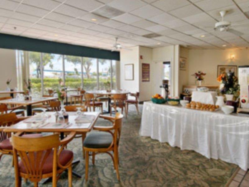 מלון היילאה Ramada Miami Airport North מסעדה תמונה