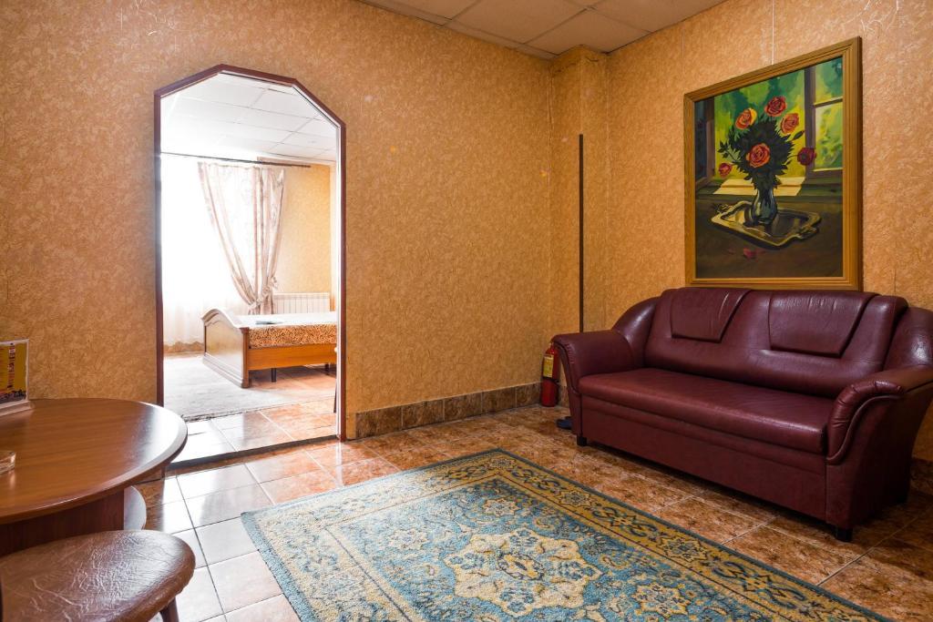 מלון אומסק Zhar-Ptitsa חדר תמונה