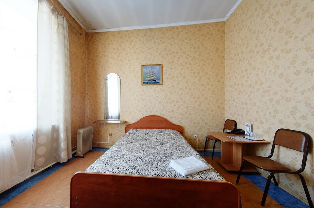 מלון אומסק Zhar-Ptitsa מראה חיצוני תמונה