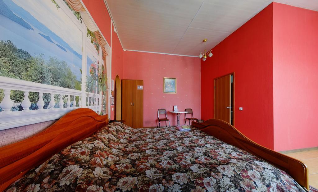 מלון אומסק Zhar-Ptitsa מראה חיצוני תמונה