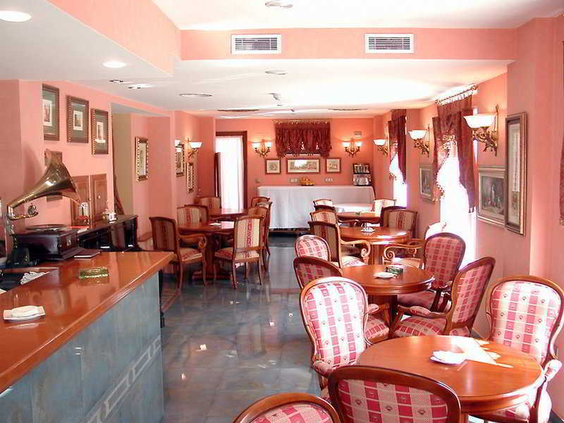 אוביידו Ayre Hotel Alfonso II מסעדה תמונה