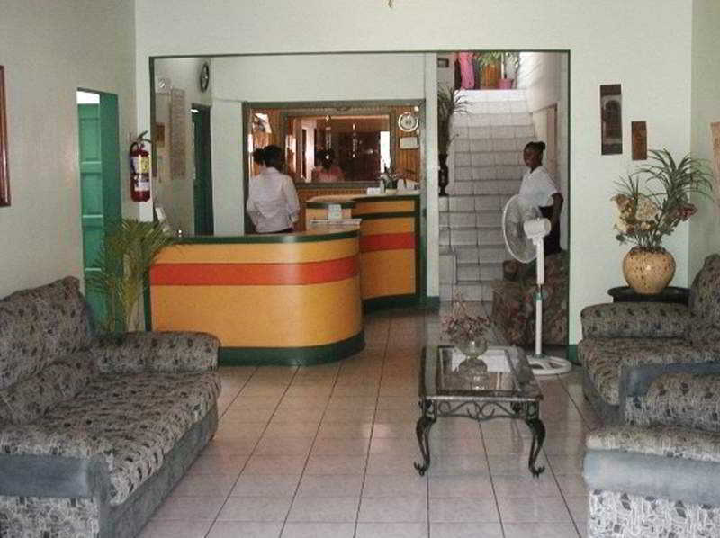 Port of Spain Moniques Guesthouse מראה חיצוני תמונה