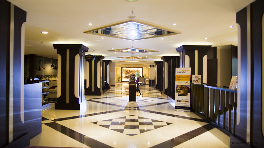 סוראבאיה Varna Culture Hotel Soerabaia מראה חיצוני תמונה