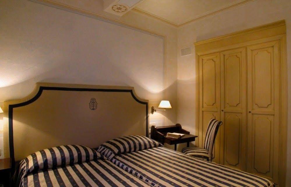פיזה Hotel Relais Dell'Orologio מראה חיצוני תמונה