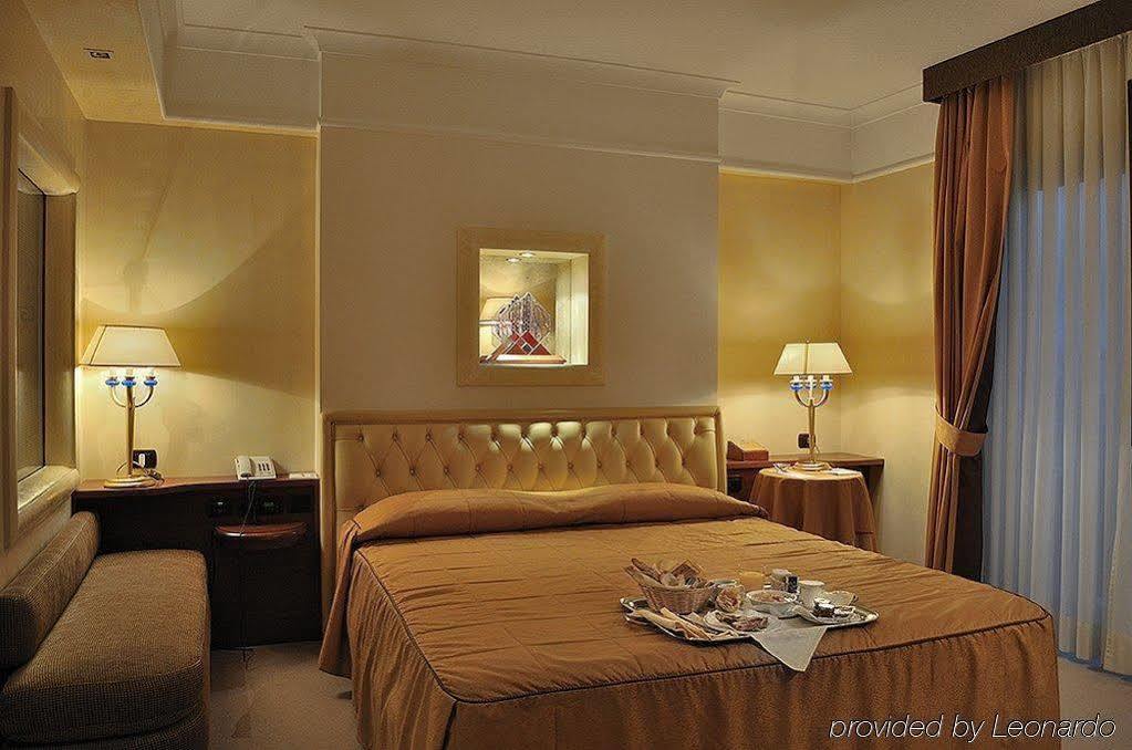 רומא Hotel Pineta Palace חדר תמונה