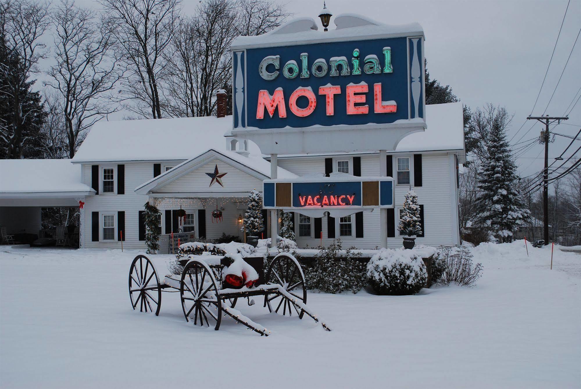 נורת' קונוויי Colonial Motel מראה חיצוני תמונה