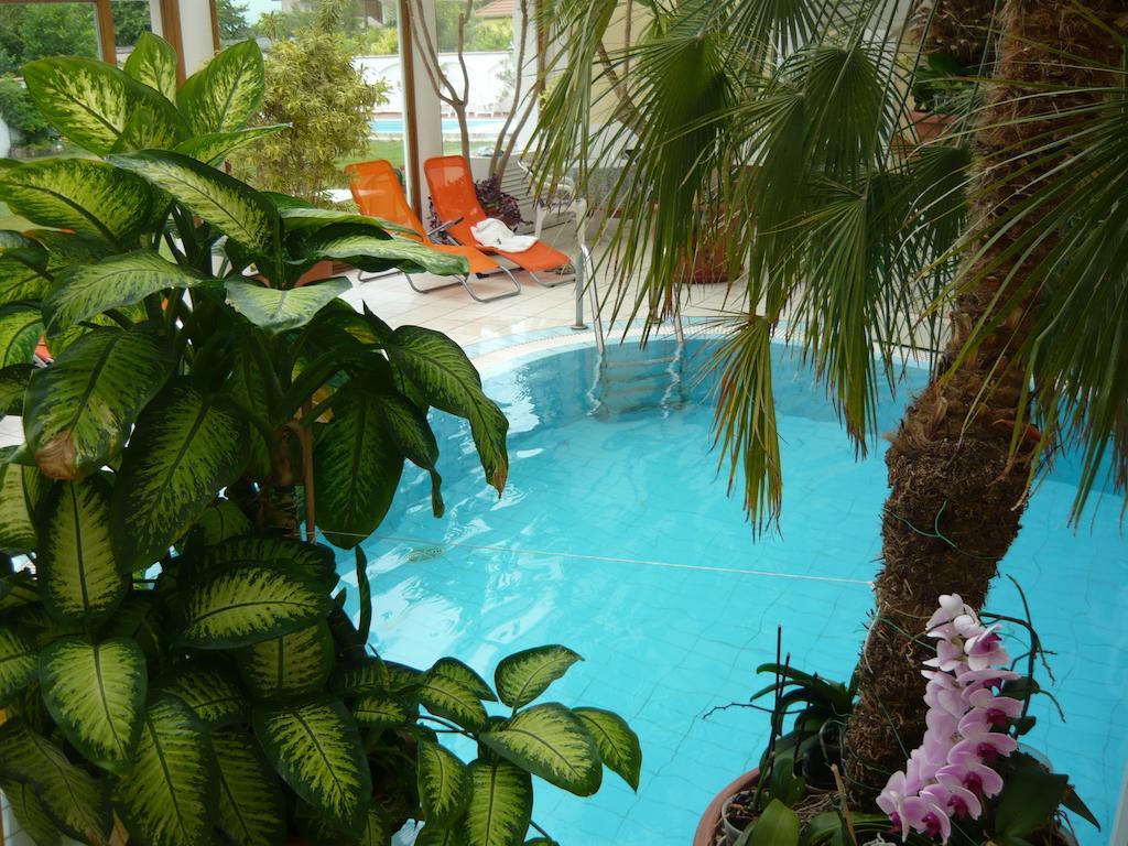 קסזטלי Wellness Hotel Kakadu מראה חיצוני תמונה
