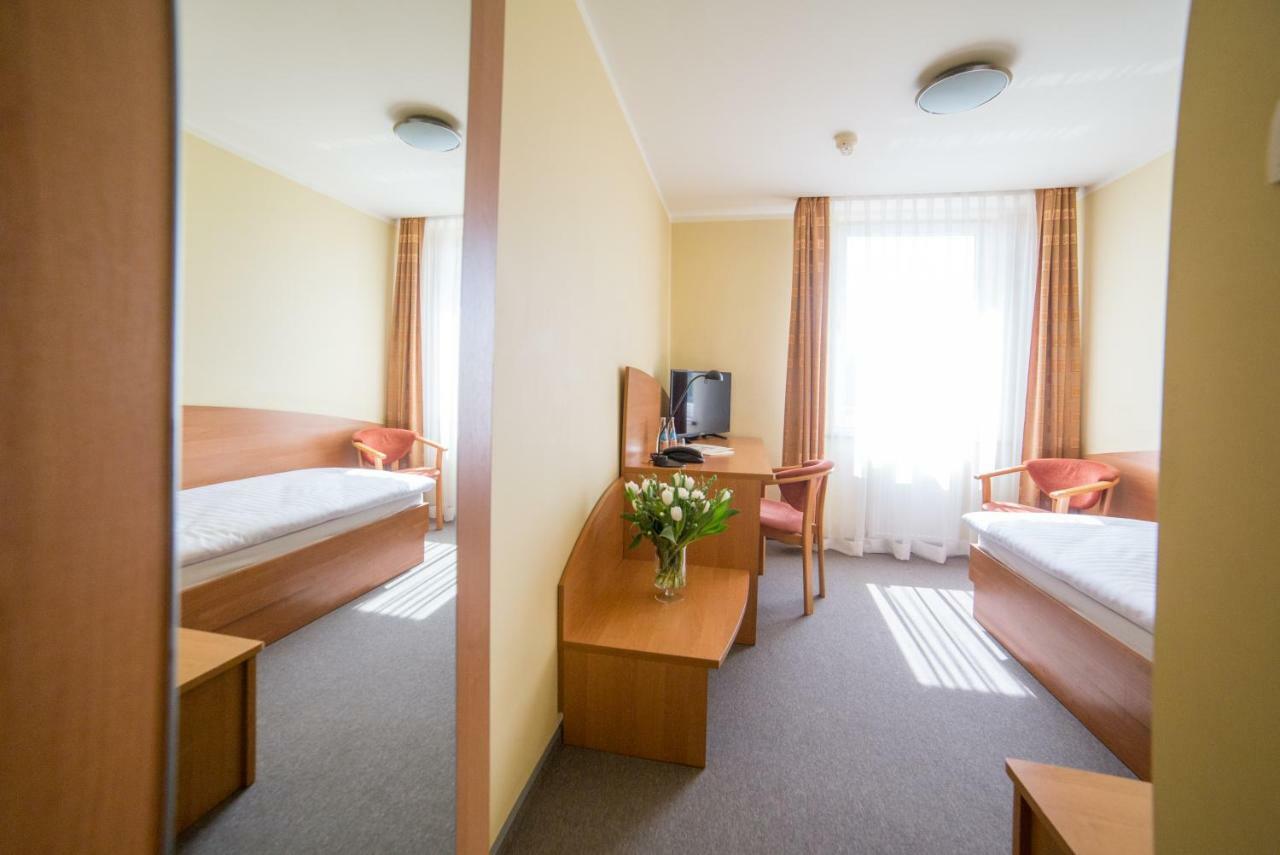 גורז'וב ווילקופולסקי Hotel Gorzow מראה חיצוני תמונה