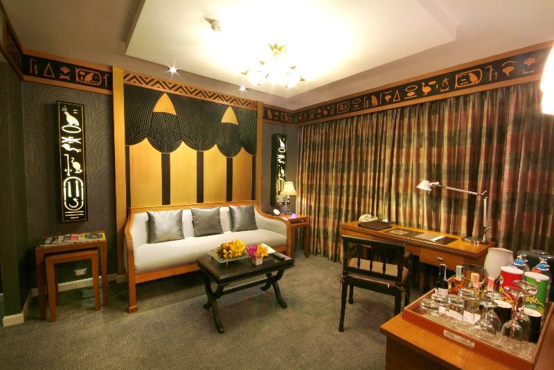 מלון Doubletree By Hilton Bangkok Ploenchit מראה חיצוני תמונה