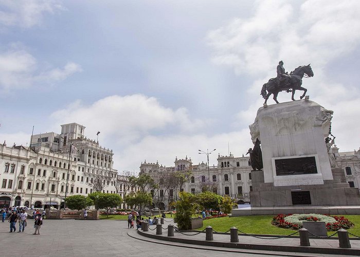 San Martí­n Square Culture and tradition: discover Lima's most widely visited churches photo