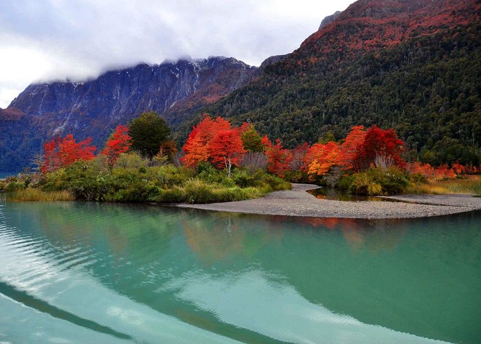 Cerro Frias Turisur - Navegando al patagonia photo