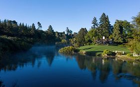 אגם טאופו Huka Lodge Exterior photo