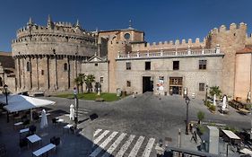 מלון Ávila Hostal Restaurante Puerta Del Alcazar Exterior photo