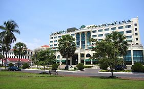 Sunway Hotel פנום פן Exterior photo