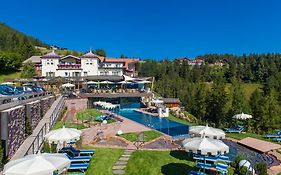 אורטיסיי Hotel Albion Mountain Spa Resort Dolomites Exterior photo