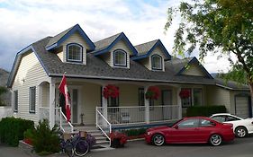 Savona Lakeside Country Inn Exterior photo