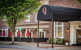 גלנס פולס The Queensbury Hotel Exterior photo