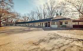 Wamego Simmer Motel Exterior photo