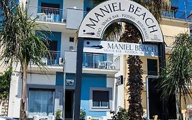 לטויאני Maniel Beach Hotel Exterior photo