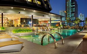 מלון Doubletree By Hilton Sukhumvit בנגקוק Exterior photo
