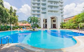 Karon Waterfront Suites Phuket By Centara Exterior photo