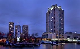 מלון Hilton Philadelphia At Penn'S Landing Exterior photo