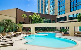 מלון Doubletree By Hilton San Antonio Airport Exterior photo