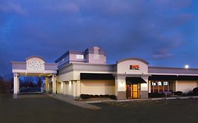 מלון Four Points By Sheraton Cleveland Airport Exterior photo