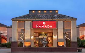מלון Ramada By Wyndham ארקטה Exterior photo
