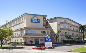 Days Inn & Suites By Wyndham רנצ'ו קורדובה Exterior photo