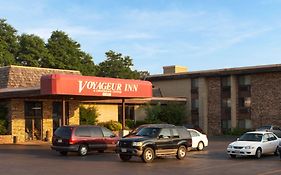 Reedsburg Voyageur Inn And Conference Center Exterior photo