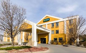 מנהטן Quality Inn & Suites Exterior photo