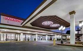 מלון Ramada By Wyndham Metairie New Orleans Airport Exterior photo