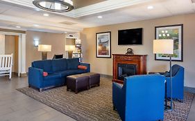סטאונטון Comfort Inn & Suites Exterior photo