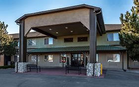 פואבלו Quality Inn & Suites West Exterior photo