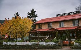 Ganges Salt Spring Inn Exterior photo